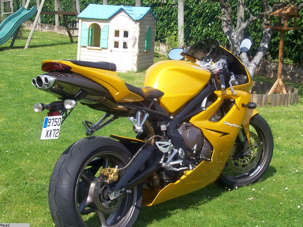 Triumph09 001